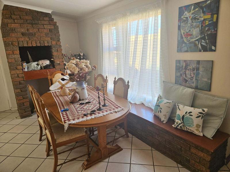 2 Bedroom Property for Sale in Heiderand Western Cape